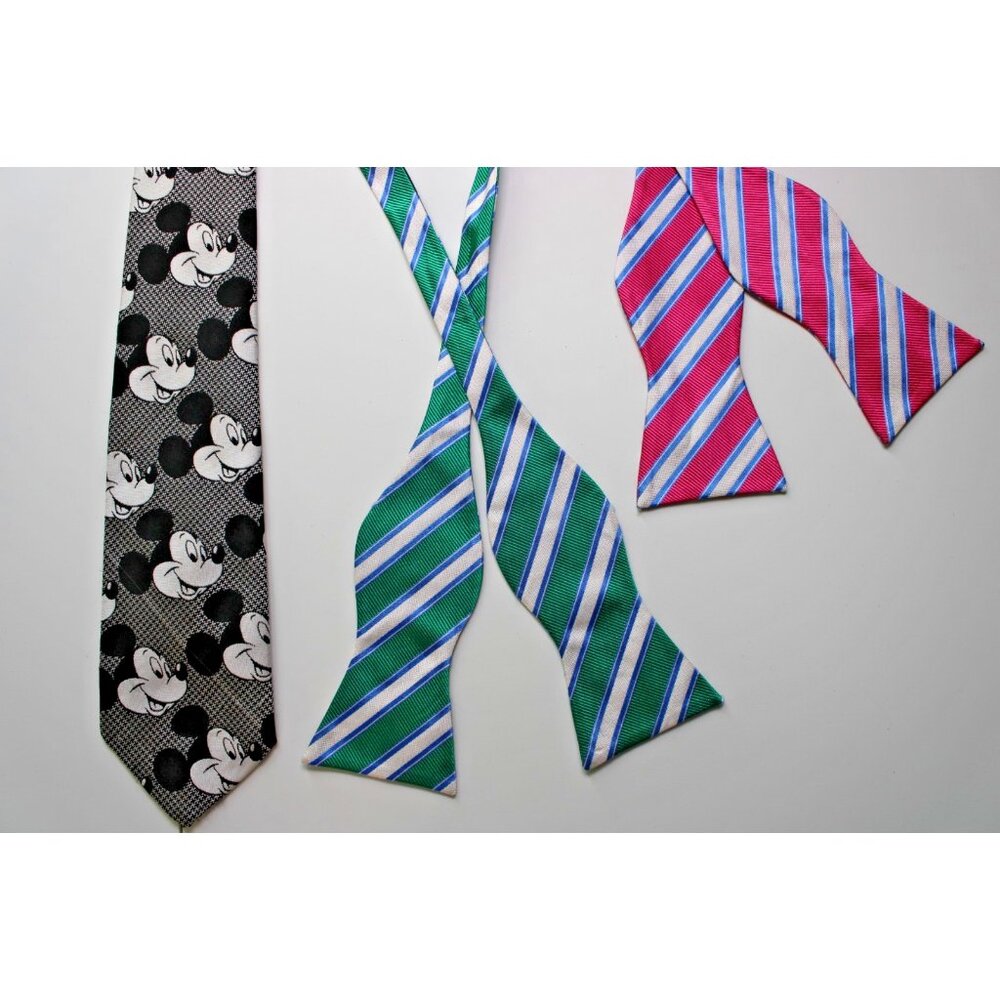 Lot of 3 Mens Accessories Mickey Mouse Necktie Cervantes Two IZOD Bowties